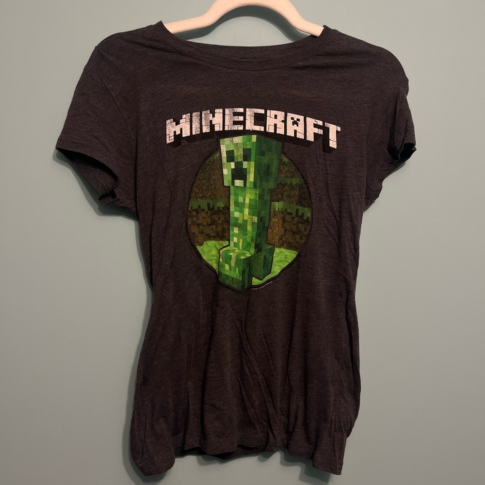 Ladies Minecraft Short Sleeveve tshirt. By Jinx (&Mojang)  size Large